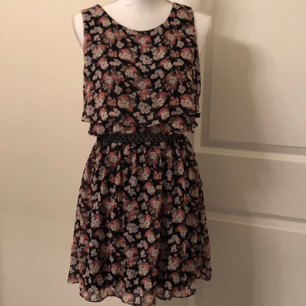 Forever 21 sleeveless floral mini dress